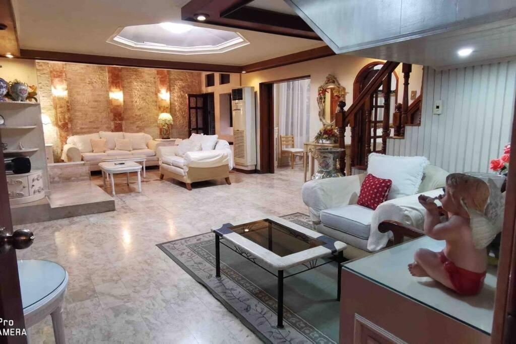 Big House In Quezon City Manila Exterior photo